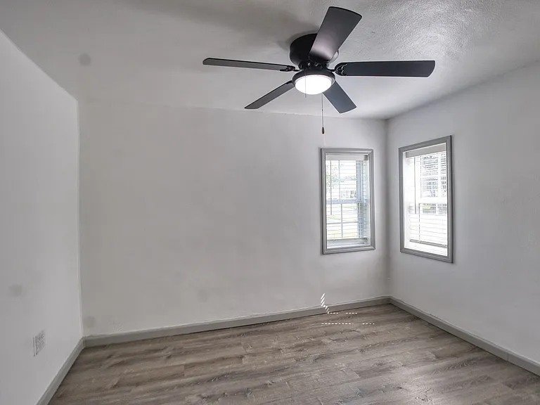 3494 Ludlow Ave — Photo 19