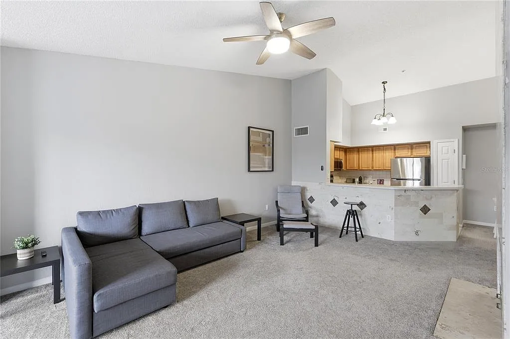 1 bed, 1.0 bath, 915 sqft, $1,450 — Photo 4