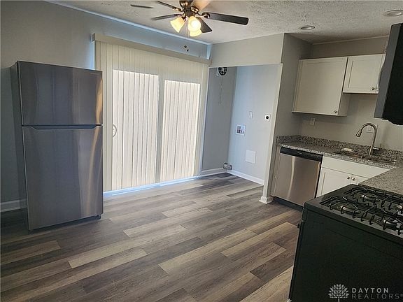 3rd image of 2975 Laverne Dr
