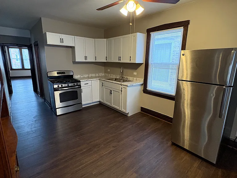 2939 W Pershing Rd #2 — Photo 2