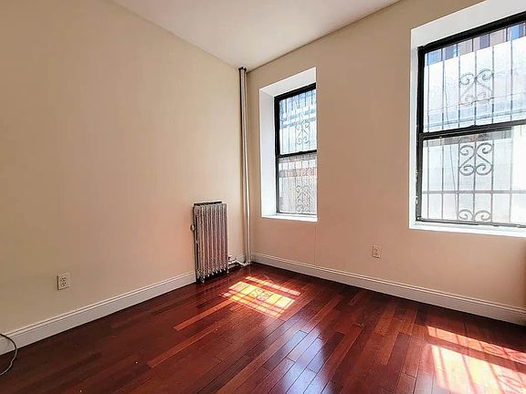 3rd image of 256 E 10th St #2R