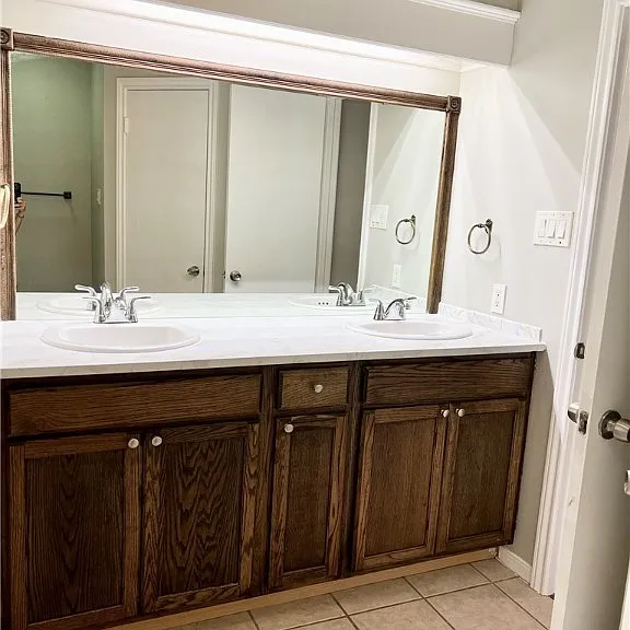 3405 Dallis Dr — Photo 13
