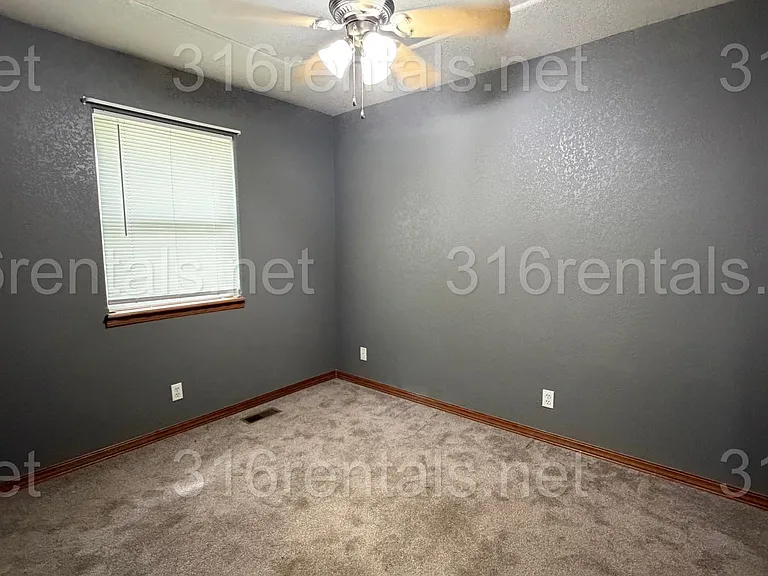 421 E 15th Ave — Photo 12