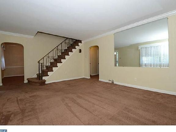 4th image of 14 Walnut Hill Ln