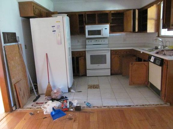 3rd image of 117 Partridge Ct