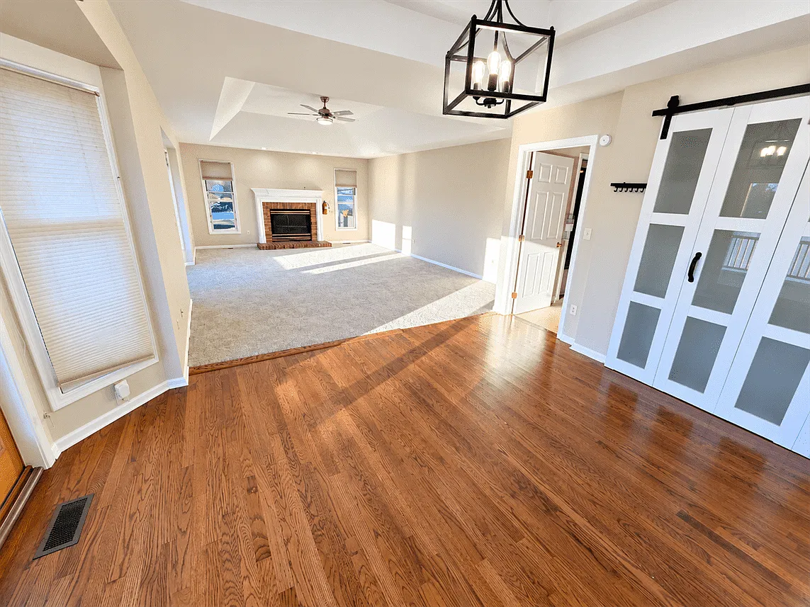 4 bed, 4300 sqft, $6,700 — Photo 4