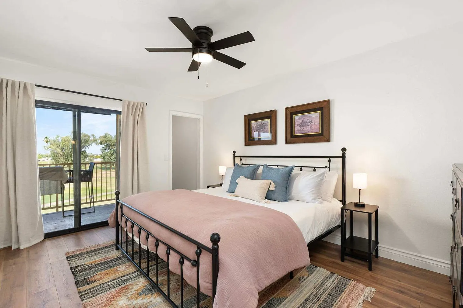 2 bed, 2.0 bath, 1097 sqft, $3,021 — Photo 4