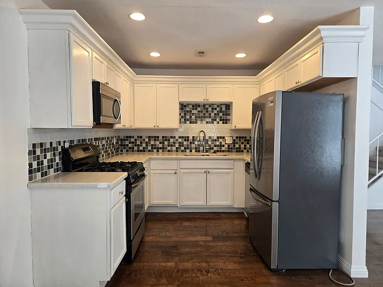 6425 Big Pine Way — Photo 8