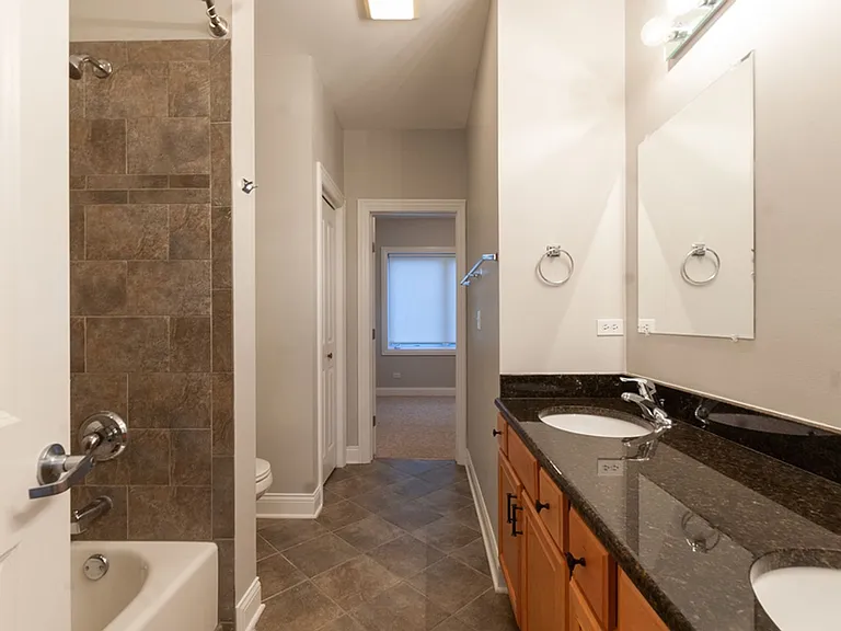 7016 W Medill Ave #7016 — Photo 7