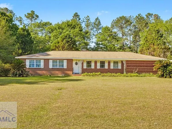 803 E Barnard St, Glennville, GA 30427