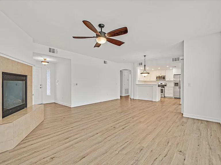 825 Canterra St #1059 — Photo 3
