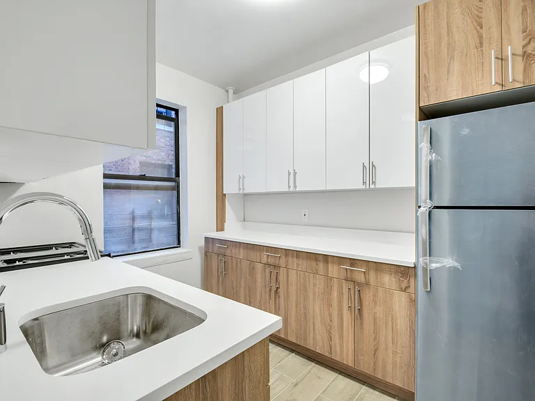225 E 202nd St #2D — Photo 2