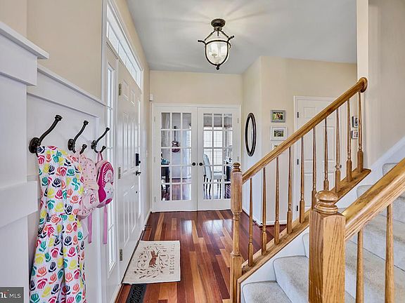 3rd image of 11 Barbara Ellen Pl