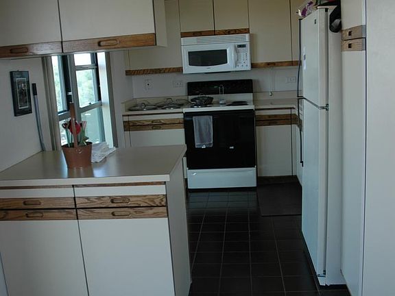 4th image of 130 N Pearl St APT 908