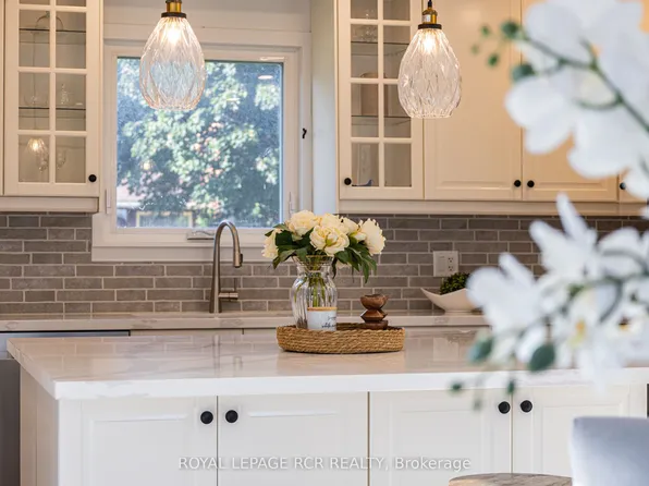 50 Leeson St S, Grand Valley, ON L9W 5S5