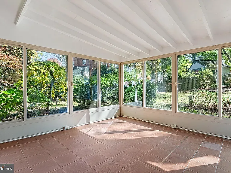 3 bed, 2.5 bath, 1872 sqft, $5,000 — Photo 4