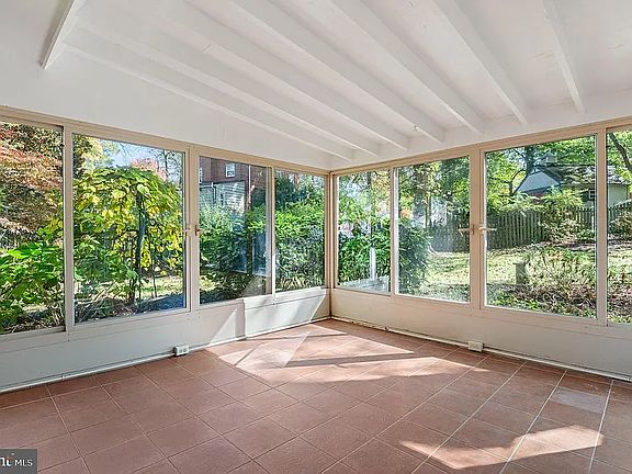 4th image of 1006 Strout St