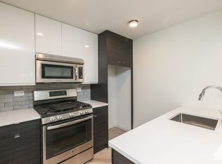 945 W Grace St #945, Chicago, IL 60613