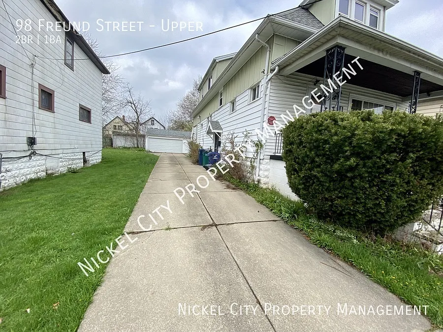 98 Freund Street - Upper — Photo 3
