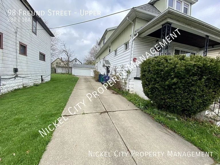 98 Freund St #UPPER — Photo 3