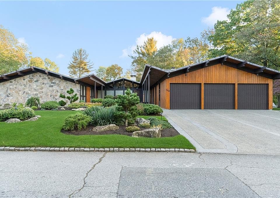 118 E Hill Dr, Cranston, RI 02920 Zillow