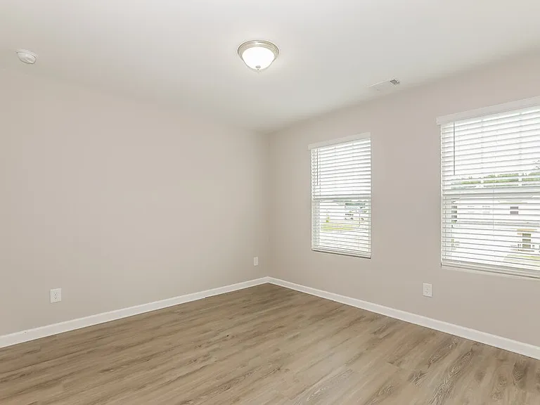 1091 Coldwater Dr — Photo 12