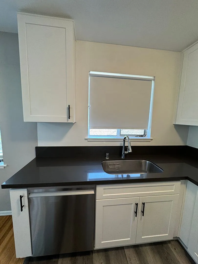 2 bed, 1.0 bath, $2,495 — Photo 3
