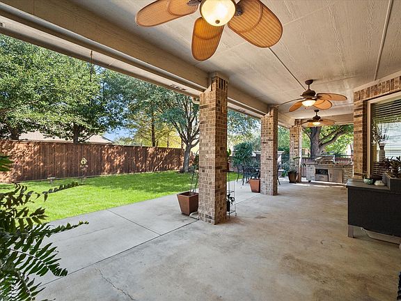 3rd image of 1100 Starleaf Dr