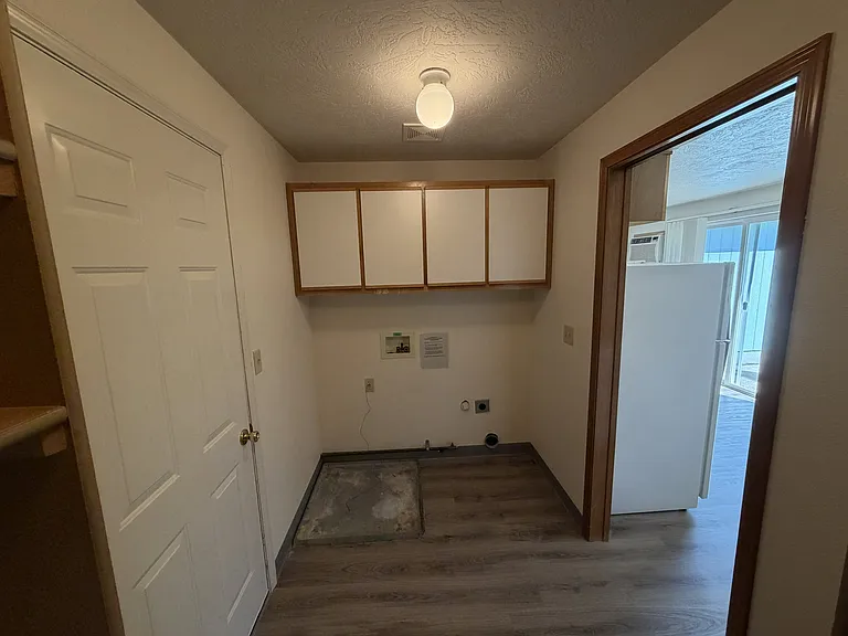 1052 Colony Pond Dr — Photo 7