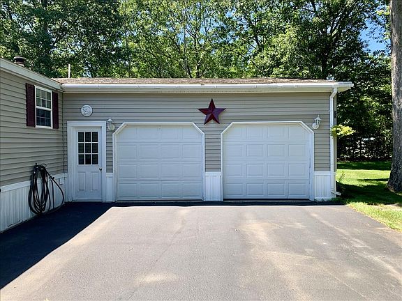 Exterior Garage