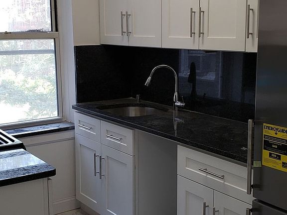 3rd image of 78-15 141st St APT 1J