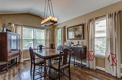3rd image of 1006 Villa Pl