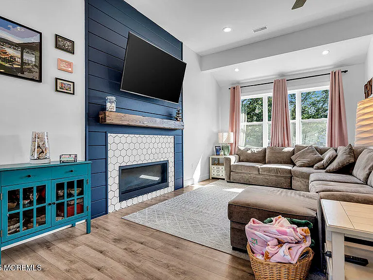 210 Mermaid Dr — Photo 19