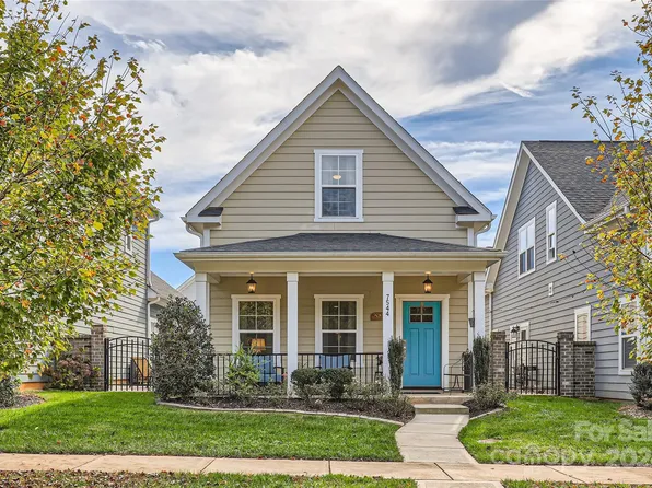 7544 Fairway Villa Cir, Denver, NC 28037