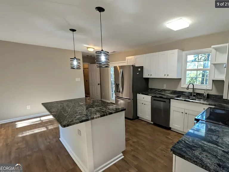 537 Eastside Dr — Photo 9