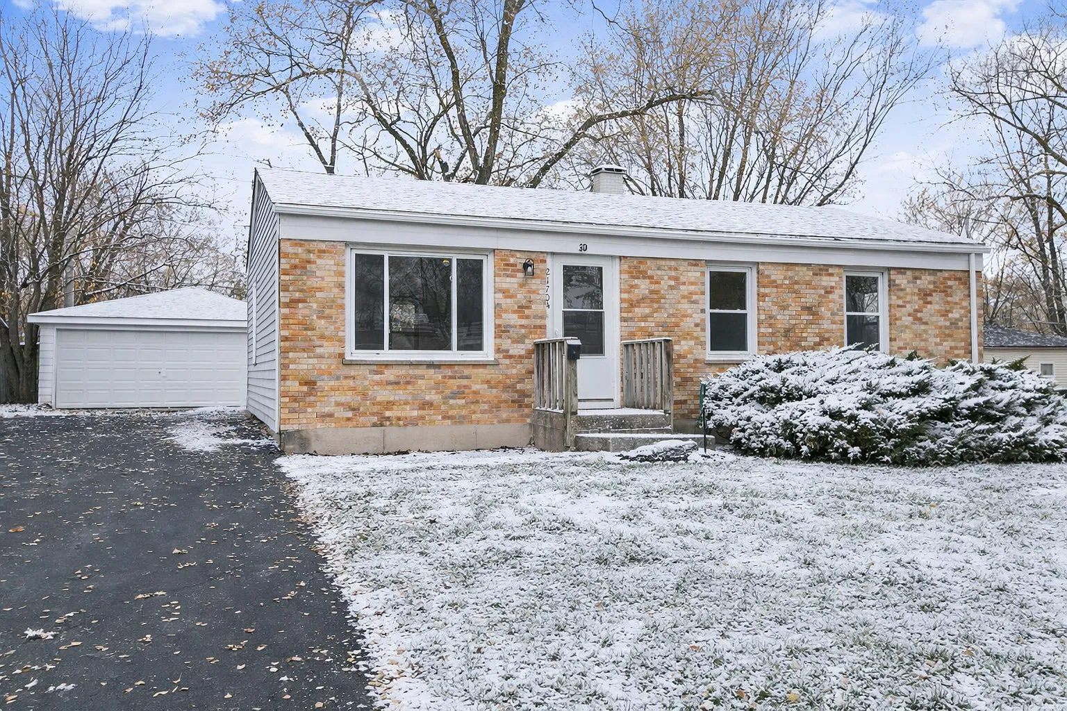 21704 Clyde Ave photo 1