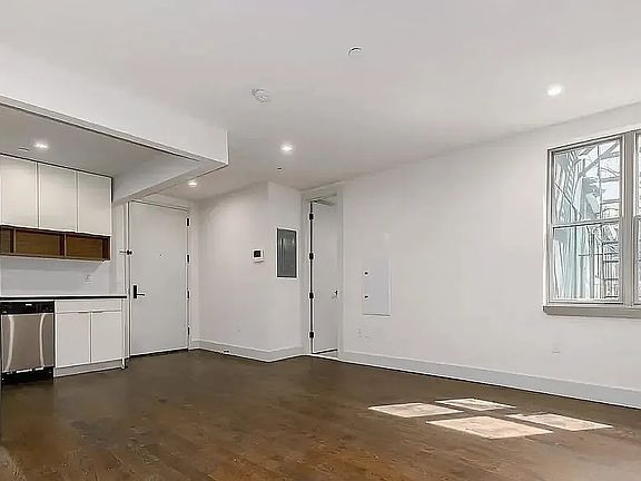 4th image of 298 Ellery St #5L