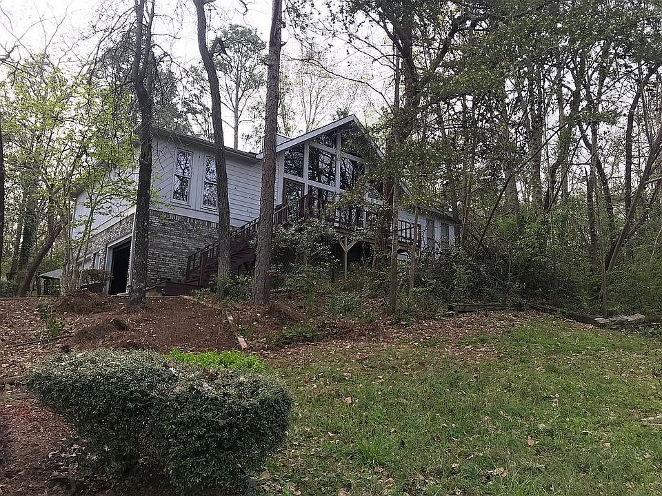 2nd image of 105 Sand Pebble St