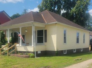 30 Madison St, Glouster, OH 45732