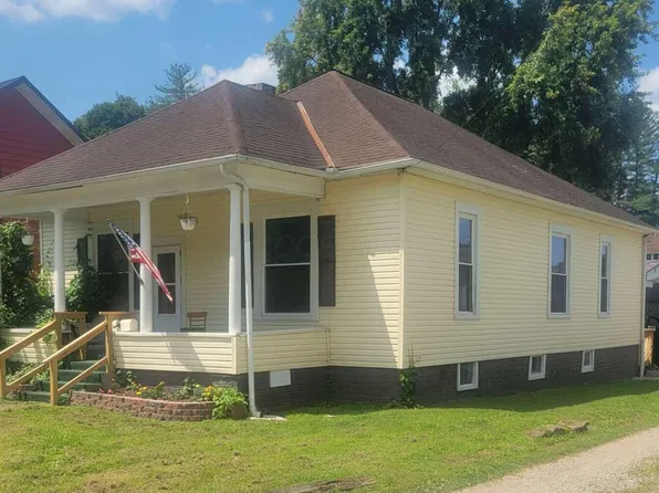 30 Madison St, Glouster, OH 45732