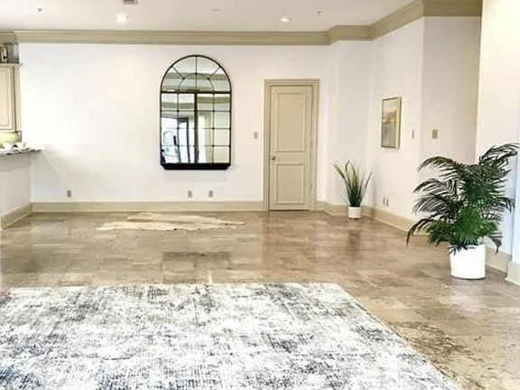 2nd image of 2848 Woodside St #3C