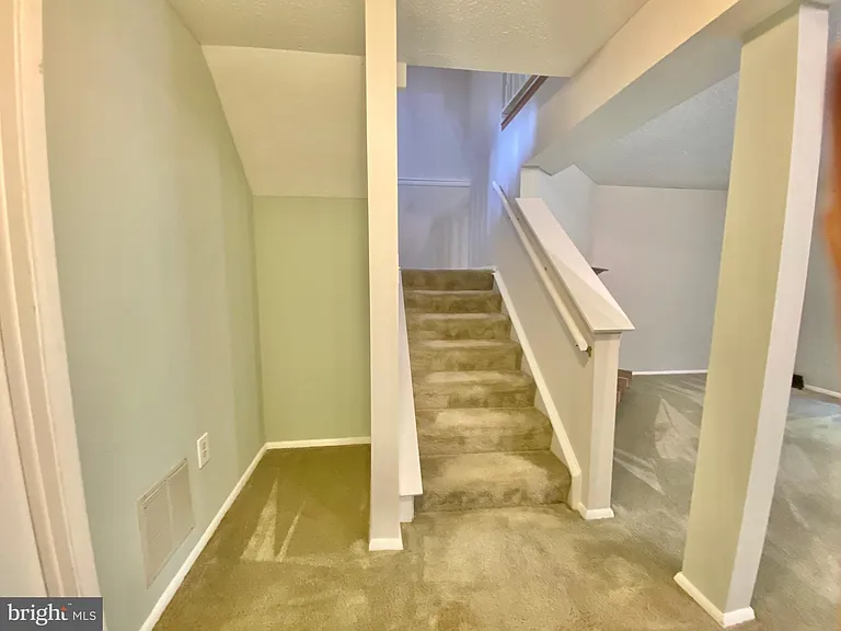 6212 Hillside Rd — Photo 27