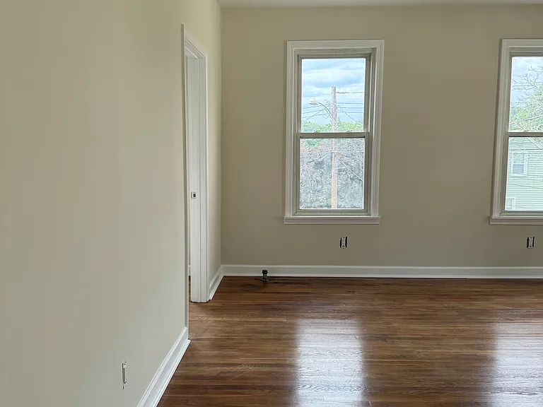136 2nd St #2 — Photo 7