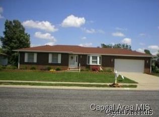 16 Appomatox Ave, Jacksonville, IL 62650