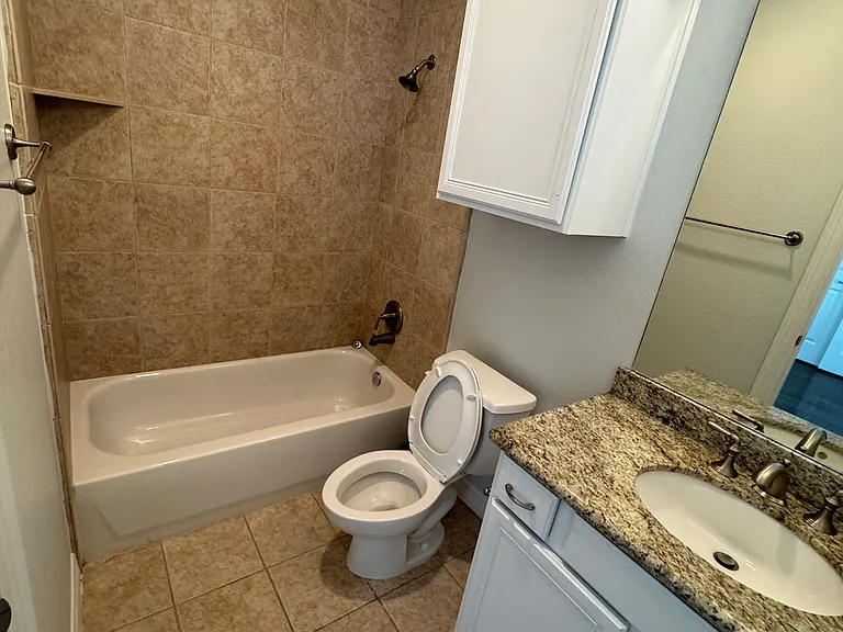 2810 Helena St — Photo 9