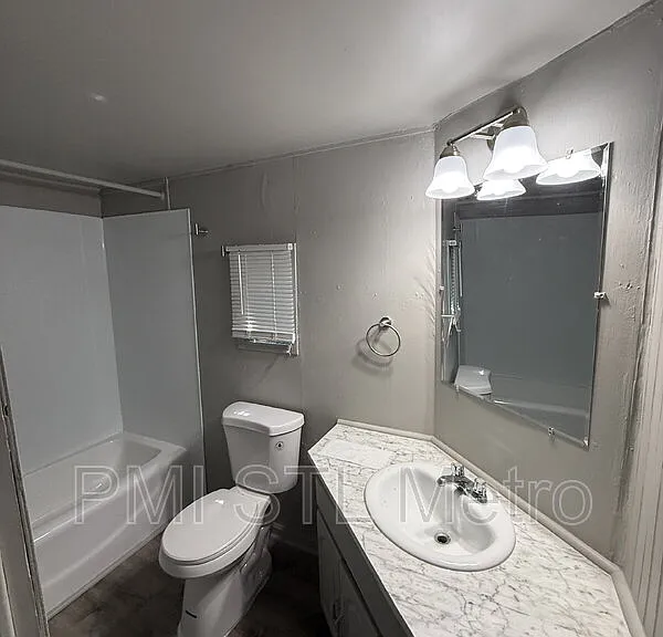 747 Cunningham Ave #4 — Photo 2