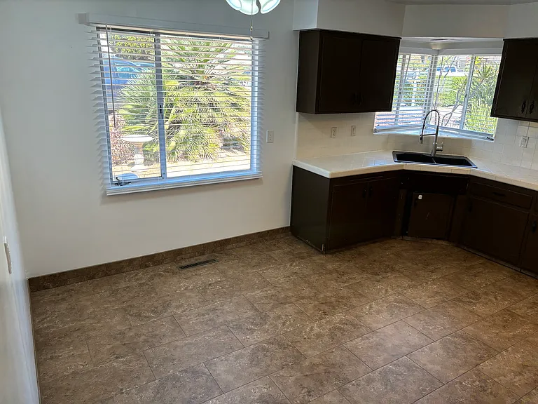 Large eat-in kitchen