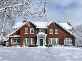 702 Park St, Manitowoc, WI 54220