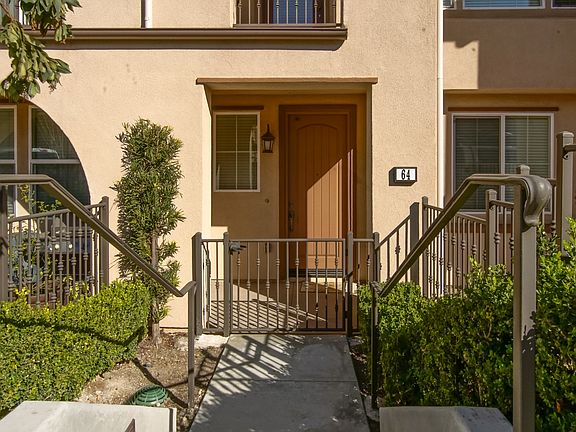 3rd image of 64 Playa Cir