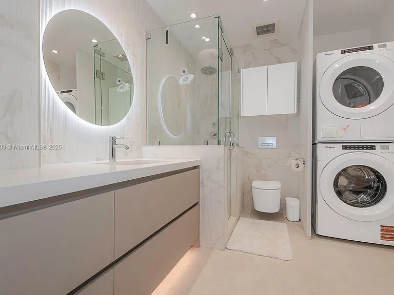 2301 Collins Ave #20 — Photo 19